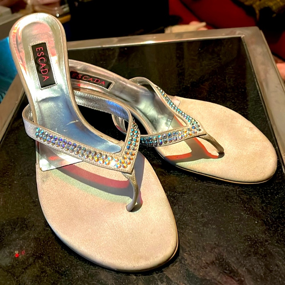 Escada embellishment kitten heel thong sandals size 39 1/2 for women.